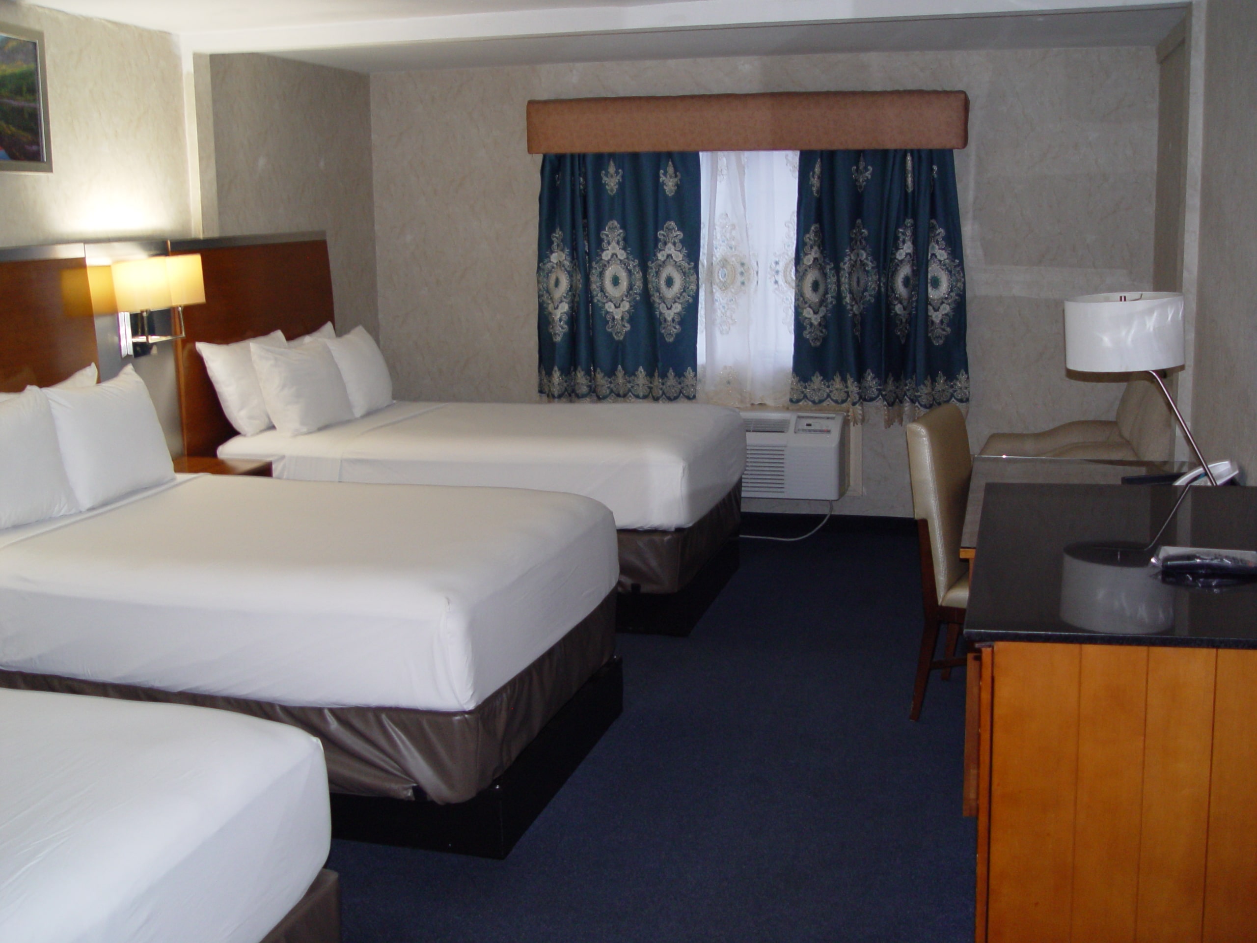 hiltop-hotel-superior-king-room-no-smoking